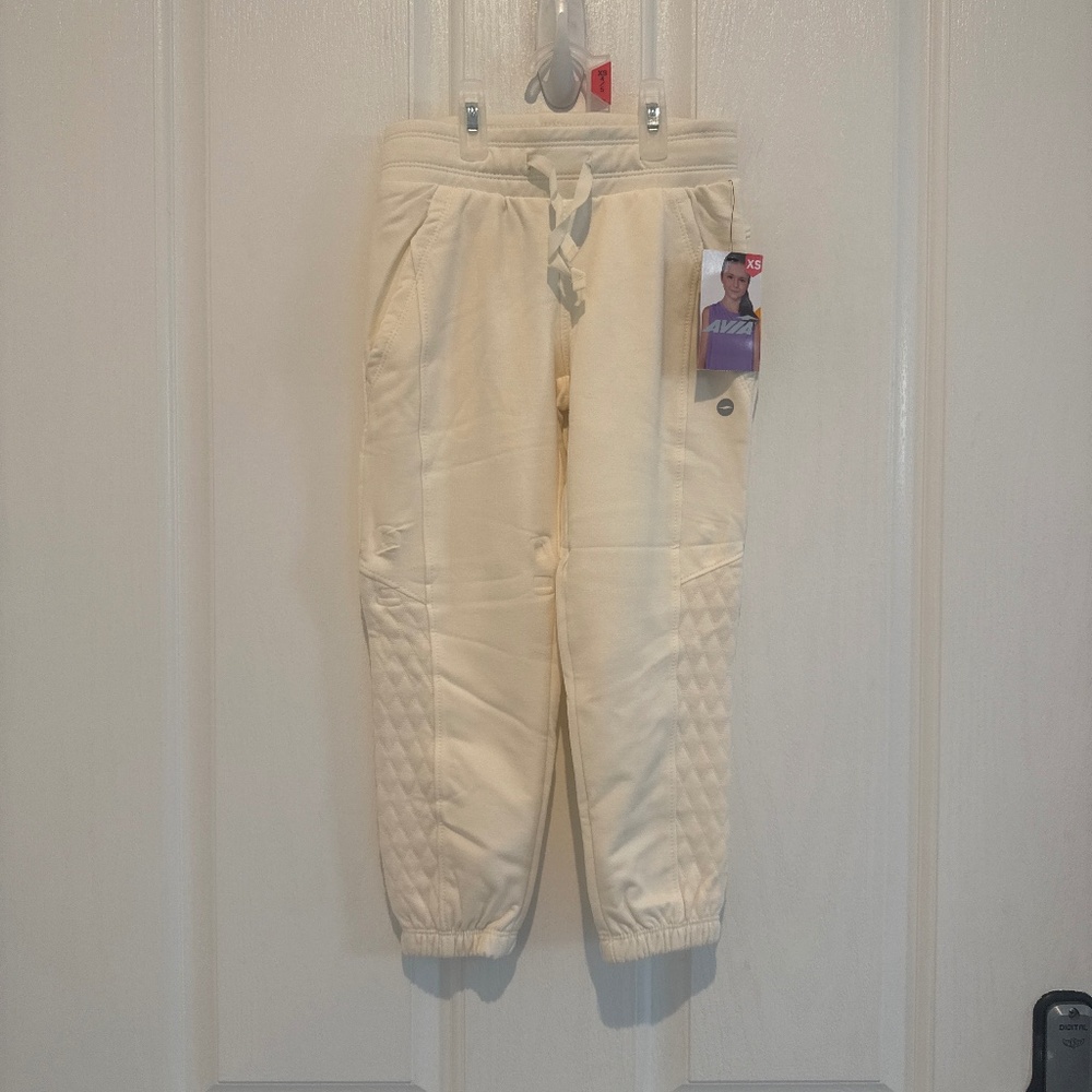Avia Girls Quilted Joggers Ivory Sweatpants - Picture 3 of 8